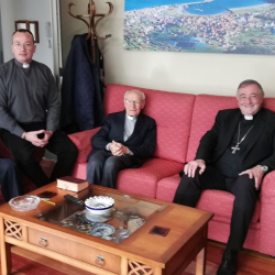 Don Uxío, coa equipa da Unidade Pastoral de Vilalba acollendo a visita do bispo Luis Ángel de las Heras
